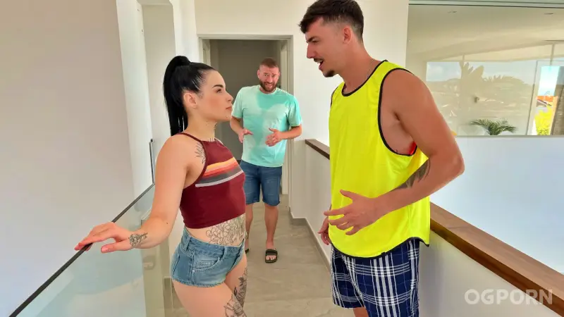Sneaky SexRoommate Swoops In On Girlfriend